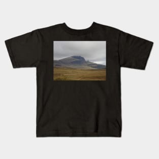 Old Man Of Storr, Isle Of Skye, Scotland Kids T-Shirt